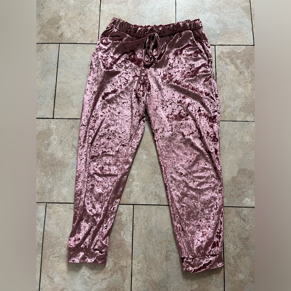 Vintage comfortable Mosaic &CO pants size L with two front pockets drawstring.